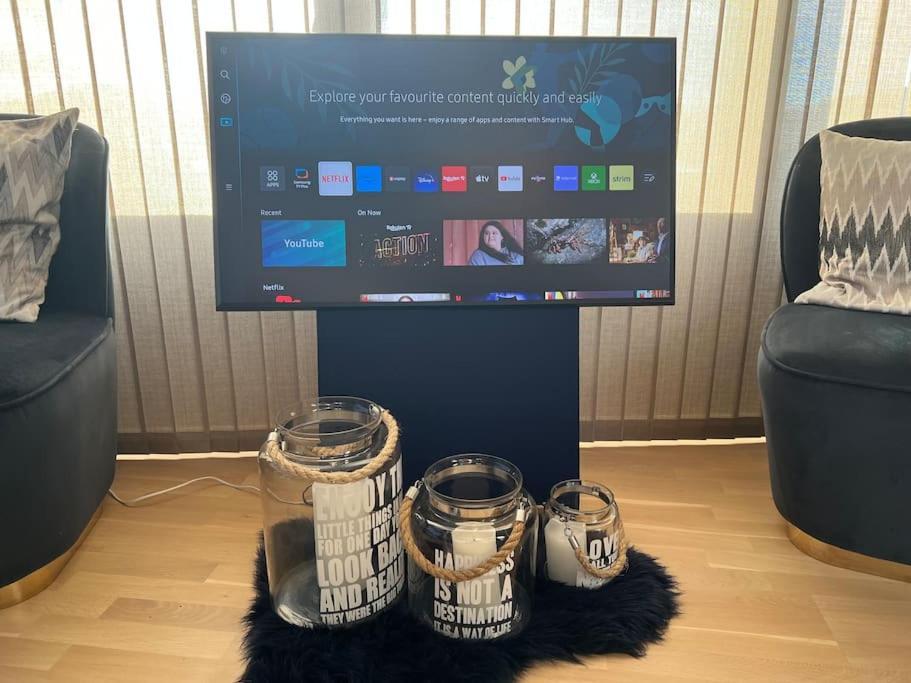Attraktiv & Smart Funkishytte Pa Nes Strandhager. Årnes Eksteriør billede