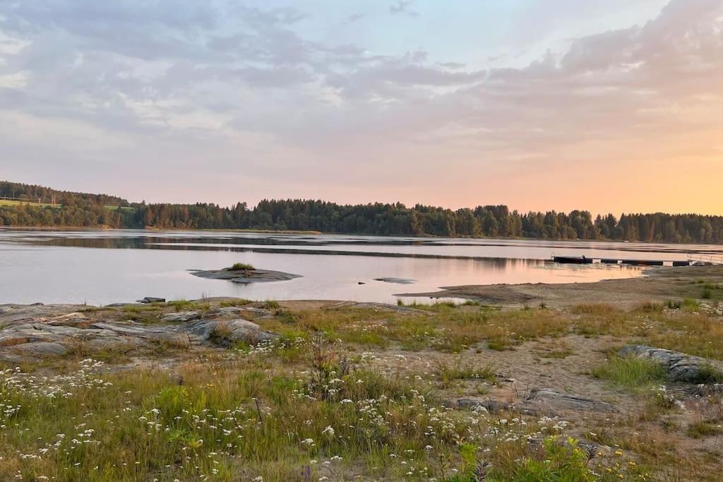 Attraktiv & Smart Funkishytte Pa Nes Strandhager. Årnes Eksteriør billede